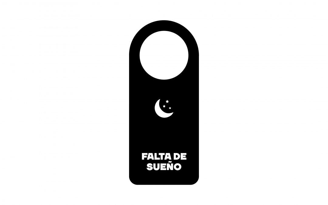 Dibujo de un cartel con una luna y con la inscripción "falta de sueño"